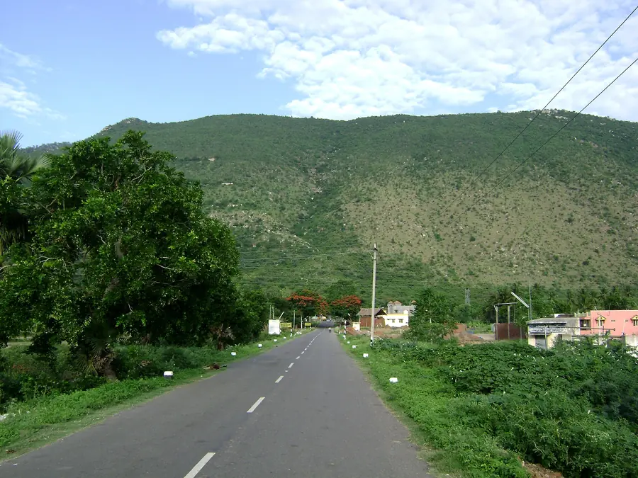 Road approaching the Yelagiri hills